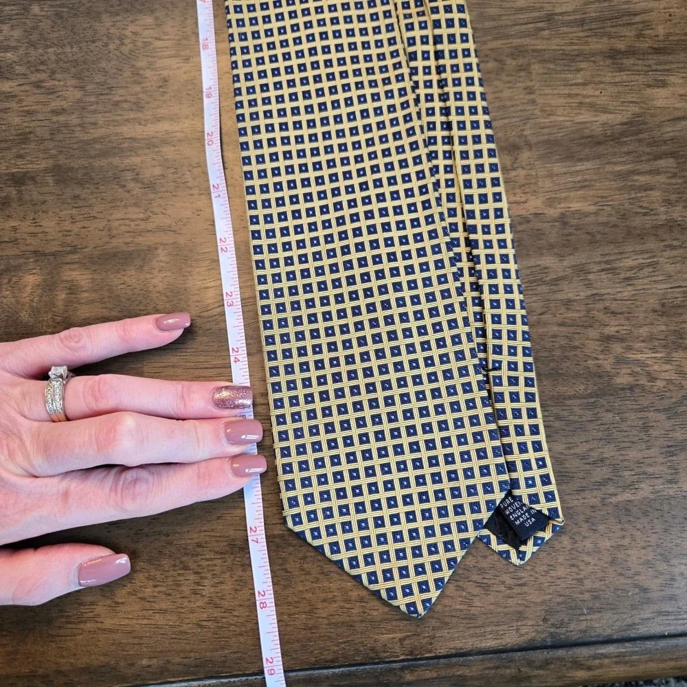 Brooks Brothers Makers Mens Silk Tie Navy Blue Gold Geometric Grid Made in‎ USA